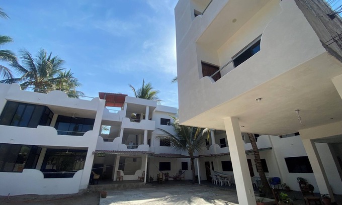 Los Ayala House | Charming bungalow in Los Ayala with AC, kitchen and 2 blocks from beach area