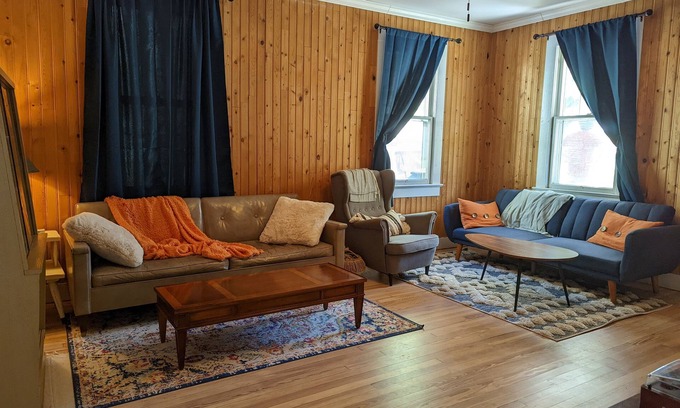 Elberton House | Elegant Bungalow Steps from Elberton's Vibrant Downtown