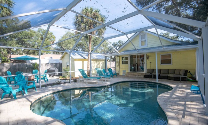 Gulfport House | Prime Location Near Shops, Beach & Pool - Guest Rated 9.8