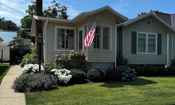 South Haven Cottage | Perfect Bungalow Steps from Beach & Town with Ocean View
