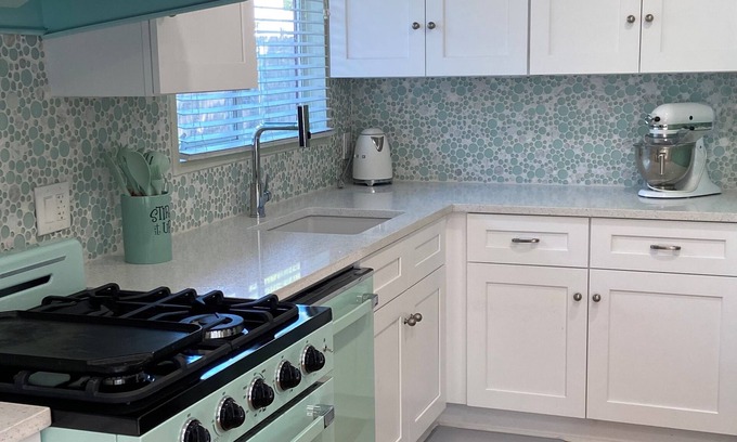 Windsor Park House | Charming bungalow with mid-century flair in Austin with WiFi and AC