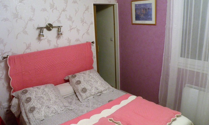 Cousances-les-Forges Bed & Breakfast | Charming Chalet with Fireplace - Pets Allowed