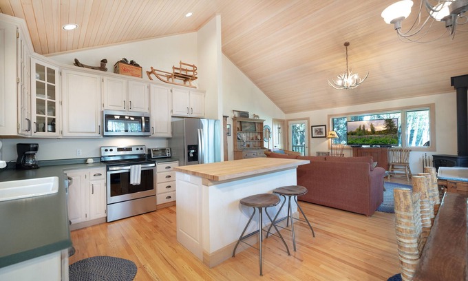 Wilson House | Inviting Two Bedroom Cabin in Wilson - Pet Friendly Retreat