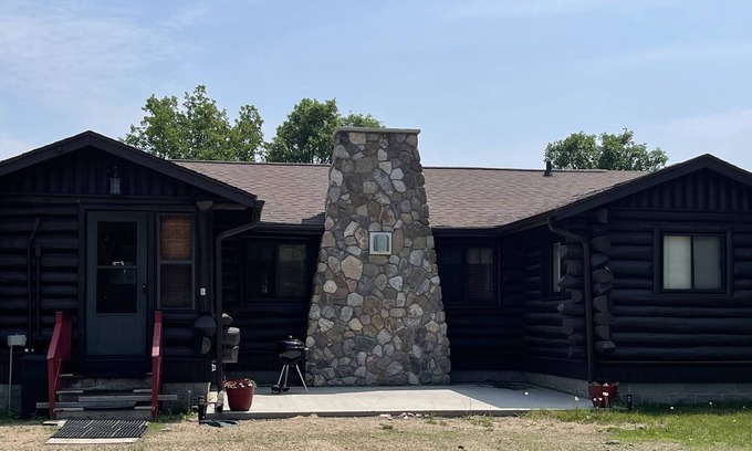 Pequot Lakes Cabin | Inviting Cabin by Stony Brook Creek with Family-Friendly Perks