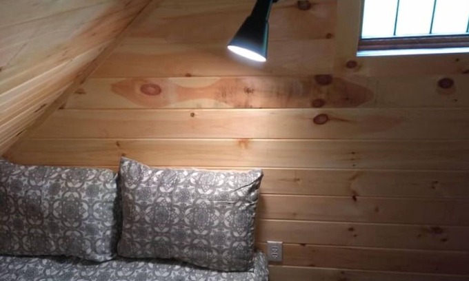 Chuckey Cabin | Picturesque Cabin with River Views in the Smoky Mountains
