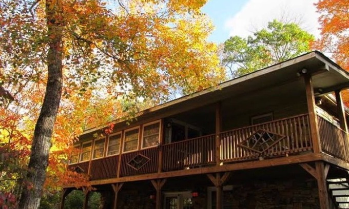 Burnsville Cabin | Unique Mountain Cabin on Mount Mitchell - Guest Rated 9.8