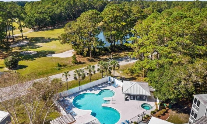 Calabash Condo | Inviting Calabash Condo with Pool and Ocean Views