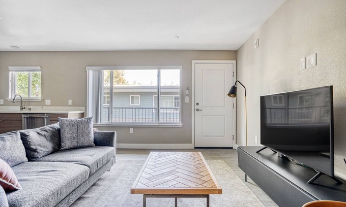 Campbell Apartment | Stylish Campbell 1BR with Pool, Gym & Pet-Friendly Perks