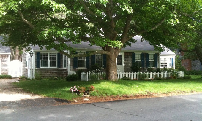 South Chatham Cottage | Beautiful Cape Cottage in Chatham, Steps to the Beach