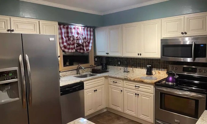 Baldwin Harbor House | Inviting Cape Retreat with Bonus Room & Breakfast Included