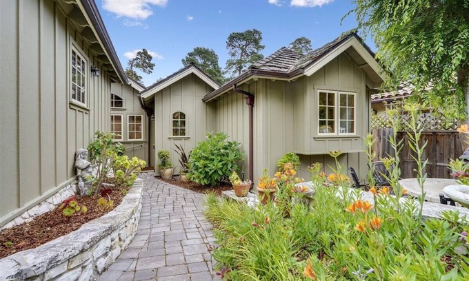 Northeast Carmel Cottage | Oceanfront Carmel by the Sea Cottage - Guest Rated 10/10