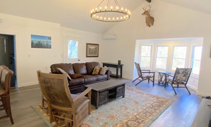 Sapphire Cottage | Pet-Friendly Carolina Cottage in Blue Ridge Mountains