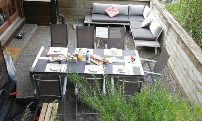 Champery Ski Chalet | Inviting Chalet with Pool & Kitchen - Perfect for 10 People