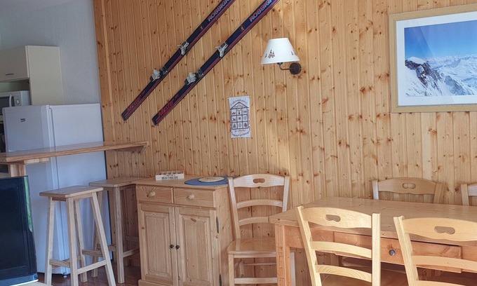 Saint-Etienne-en-Devoluy Ski Chalet | Relaxing Chalet Le Dévoluy with Pool and Spa Amenities