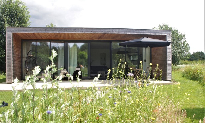 Zelhem Ski Chalet | Scenic Chalet Retreat for Nature Lovers with Ocean View