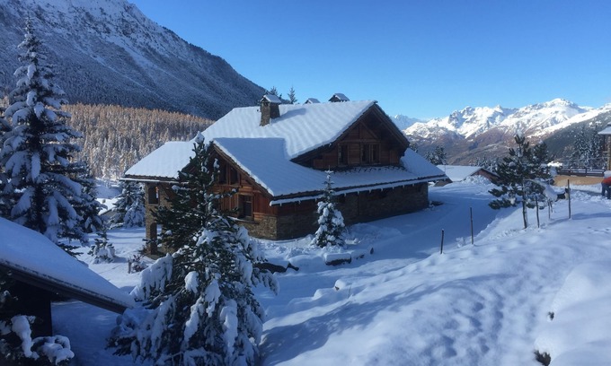 Montgenevre Ski Chalet | Scenic Chalet with Breathtaking Lake Views & Spa Amenities