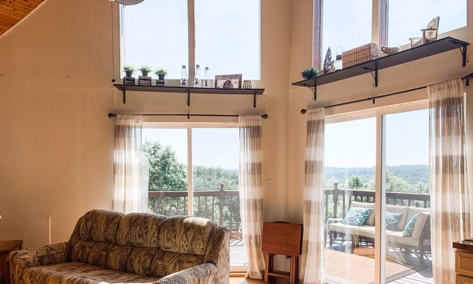 Arvonia House | Charming Chalet with incredible sunrises, and breath taking views...