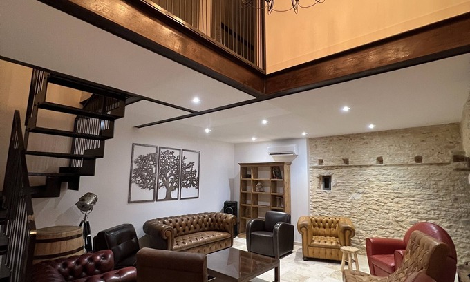 Badaillac House | Tranquil Character House Near Sarlat with Family Amenities
