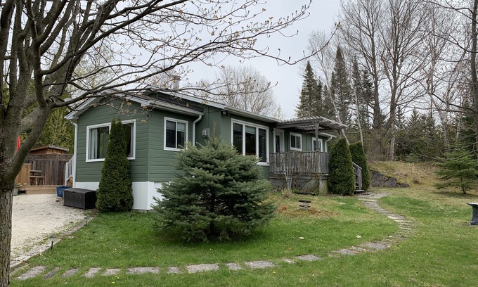Sauble Beach Cottage | Exceptional Family Cottage with Ocean View in Sauble Beach