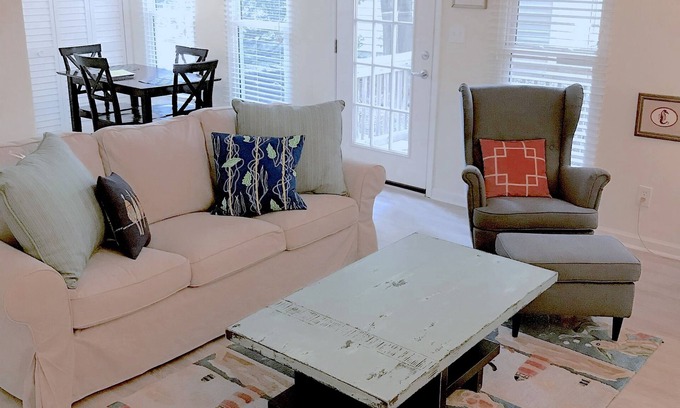Chic's Beach House | Exceptional Chic's Nest: Oceanfront Spa Retreat Awaits