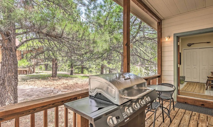 Cloudcroft Cottage | Scenic Cloudcroft Cabin with Deck & Mountain Views
