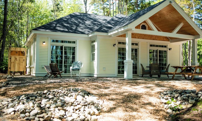 Stockton Springs Cottage | Ideal Coastal Carriage House with Ocean View & Private Beach