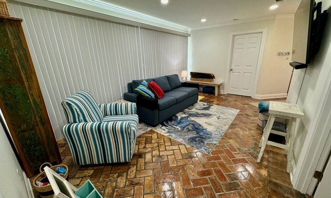 Gulfport House | Cozy Coastal Retreat: Guest Rated 10/10 with Breakfast Included