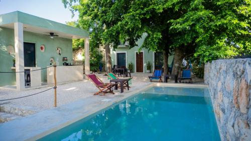 Chichen Itza - Valladolid Apartment | Colonial-Style Retreat with Pool in Vibrant Valladolid