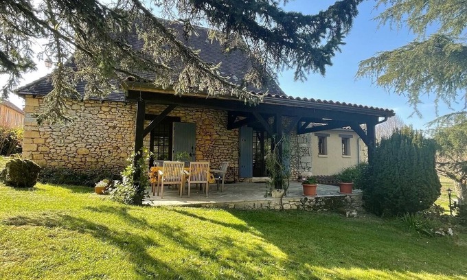 Manaurie Cottage | Cozy Cottage for 6 with Private Pool & Garden in Les Eyzies