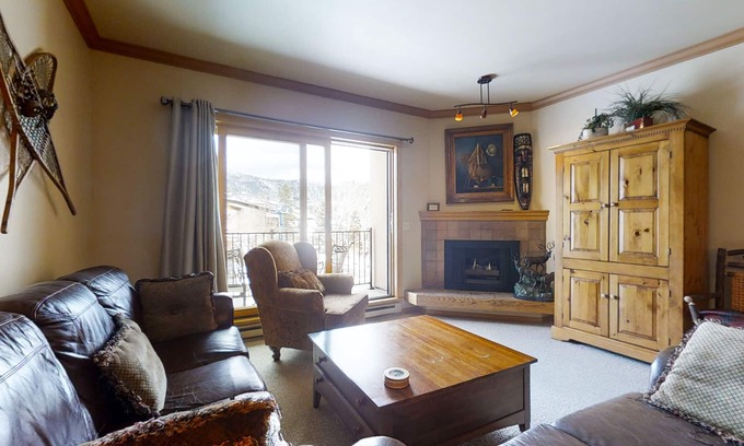 Steamboat Springs Condo | Inviting Condo Steps from Base Area with Pool & Hot Tub