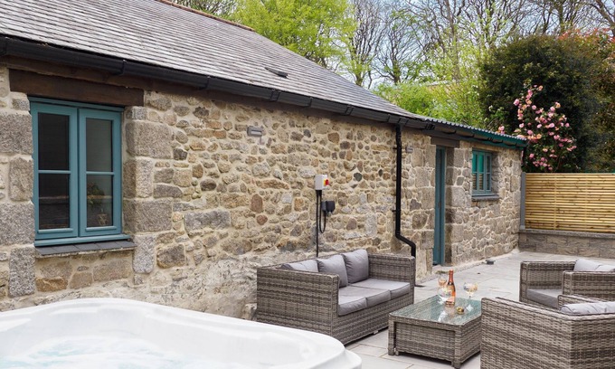 Falmouth Cottage | Cozy Cornish Cottage with Hot Tub & Pool Near Falmouth