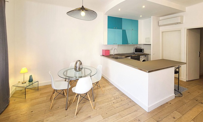 Quartier du Port Apartment | Guest Rated 9.8: Sunny Apartment in Picturesque Nice Port