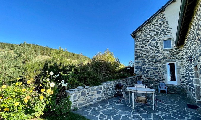 Freycenet-la-Cuche Cottage | Cozy Gite Freycenet-la-Cuche: Pet-Friendly Retreat