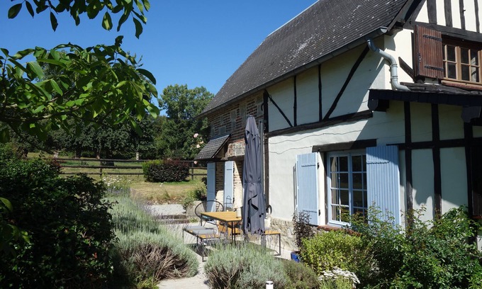 La Fresnaie-Fayel House | Cozy Cottage with Ocean View and Relaxing Sauna Retreat