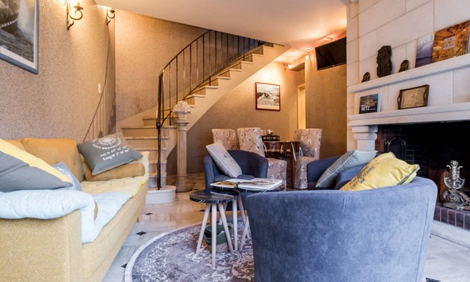 Saint-Pere-en-Retz Cottage | Family-Friendly Gite in Saint-Père-en-Retz with Spa