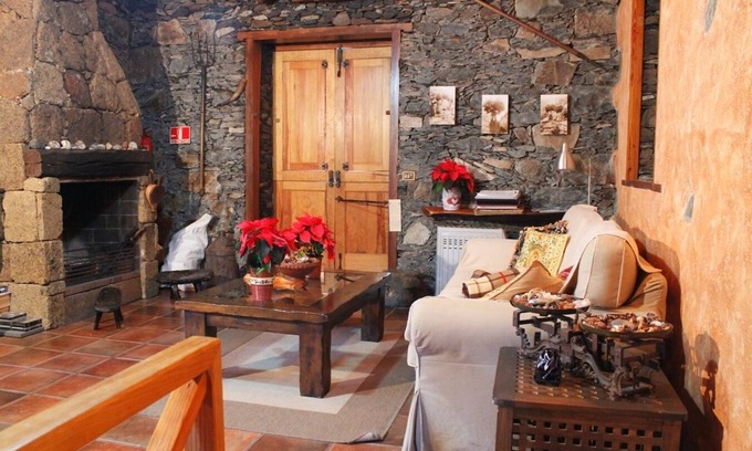 Agulo Cottage | Tranquil Cottage with Pool Near Garajonay National Park