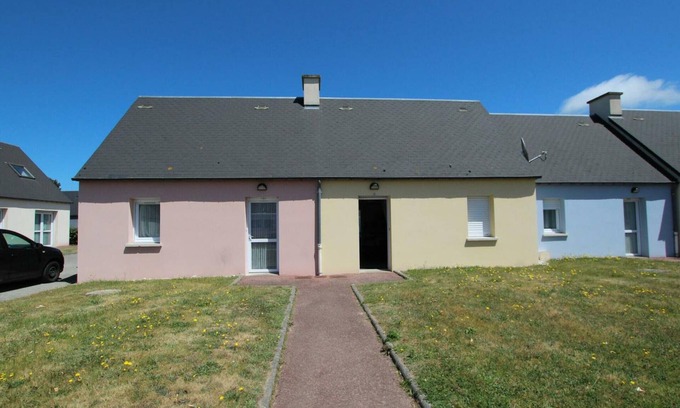 Siouville-Hague Cottage | Cozy Gite Siouville-Hague: Family-Friendly Retreat Awaits
