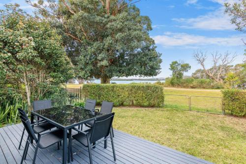 Woy Woy House | Cozy Waterfront Cottage - Pet Friendly in WoyWoy