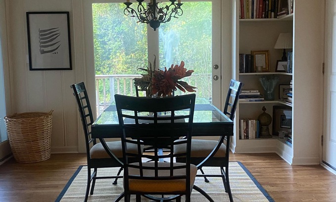 North Brookhaven House | Welcoming Cottage in Brookhaven with Pet-Friendly Amenities