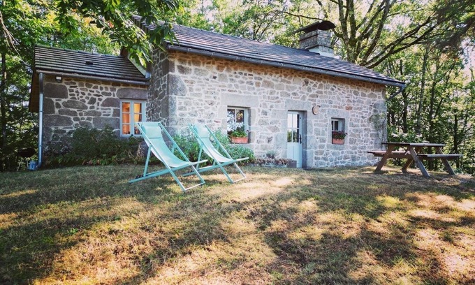 Goulles Cottage | Cozy Cottage in Corrèze - Pet Friendly & Family Approved