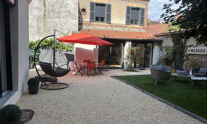Moulins Cottage | Cozy Gite Moulins: Ideal for Couples with Spa Amenities