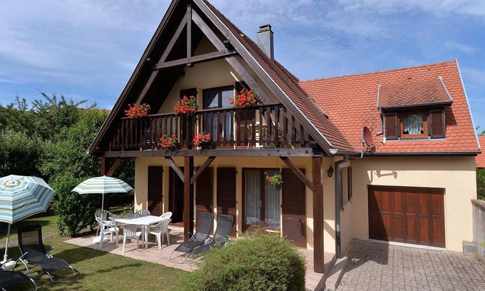 Riquewihr Cottage | Charming cottage in Riquewihr with garden and private parking