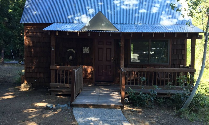 Dorrington Cottage | Delightful Cottage Near Historic Dorrington Hotel - 9.6 Rating
