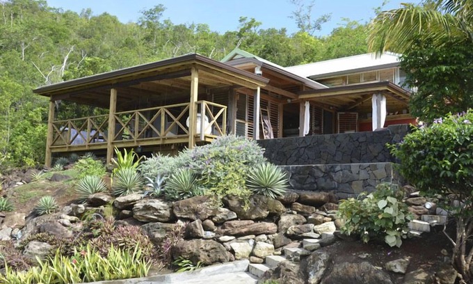 Les Anses-d'Arlets Villa | Cozy Cottage with Oceanfront Views and Private Pool