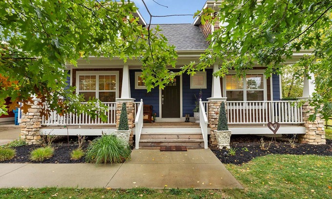 Douglas Cottage | Beachside Cottage with Ocean Views - Rated 10/10 by Guests