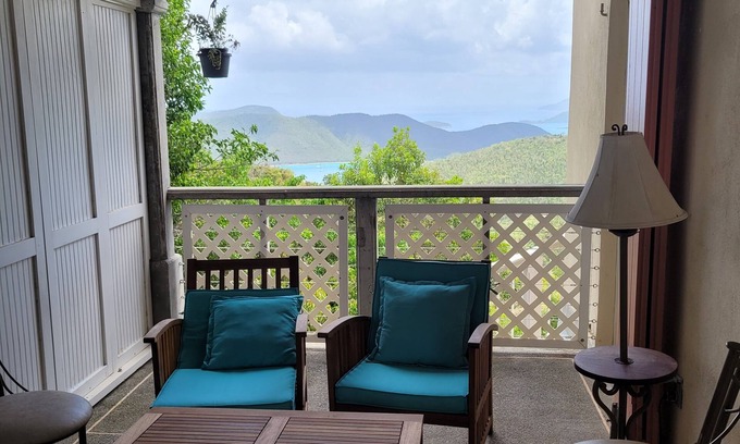 Estate Susannaberg Cottage | Beautiful Cottage Near North Shore Beaches with Spa & Hot Tub