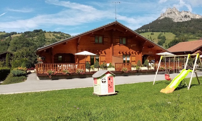 Bernex Apartment | Beautiful Mountain Cottage with Oceanfront Views & Spa