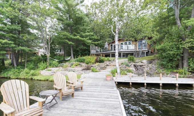 Georgian Bay Cottage | Cozy Cottage on Gloucester Pool with Firepit & Sauna