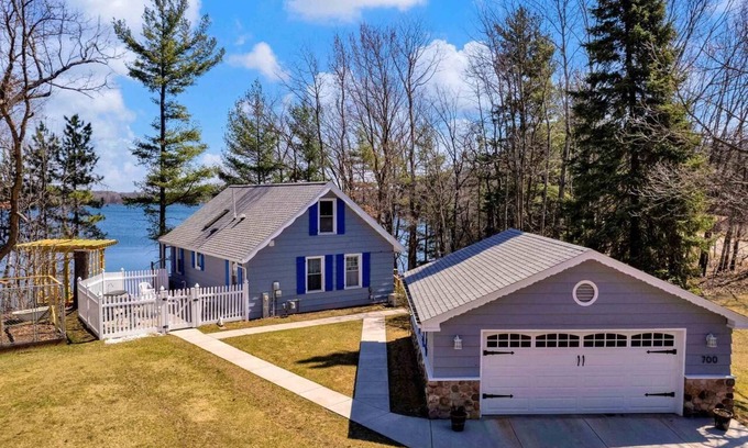 Hancock Cottage | Idyllic Cottage on Pine Lake with Oceanfront Pool Access
