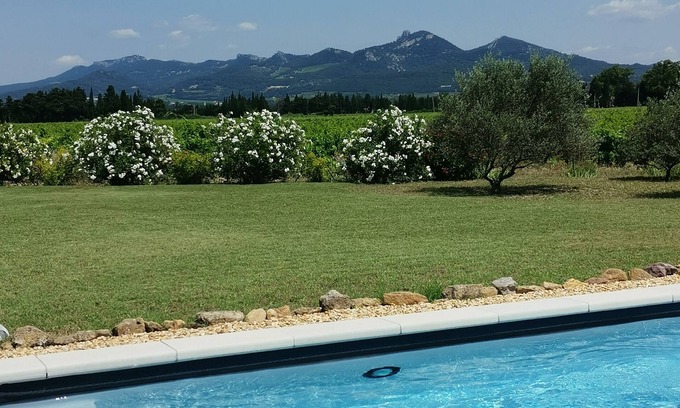 Jonquieres Apartment | Renovated Provencal Cottage with Pool & Ocean Views